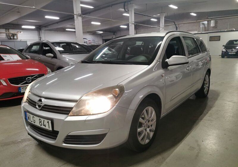 Grå Begagnad 2004 Opel Astra Kombi | 24 900 kr (Marknadspris) - Bild 1/4