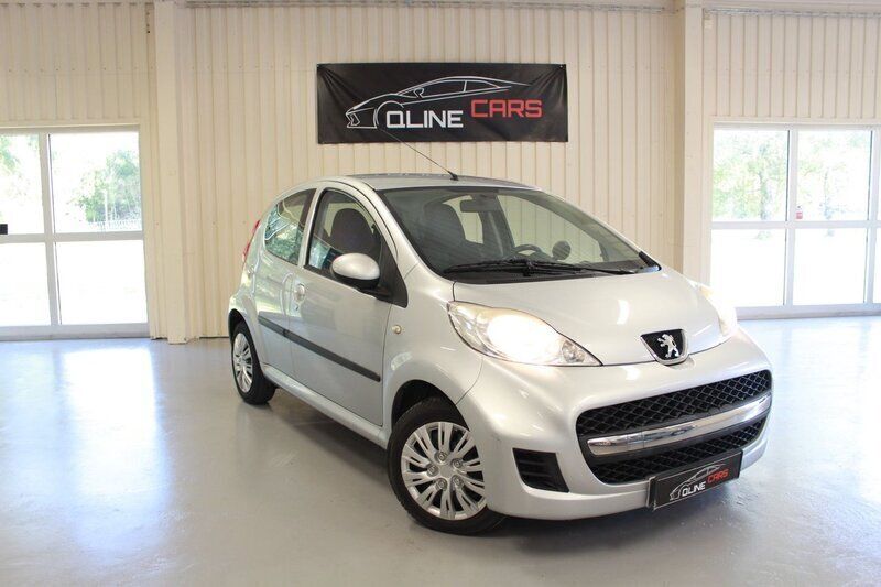 Grå Begagnad 2009 Peugeot 107 S Halvkombi | 39 900 kr (Marknadspris) - Bild 1/4