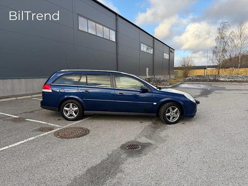 Begagnad Opel Vectra 140 HK (102 kW) 2008 Blå Kombi