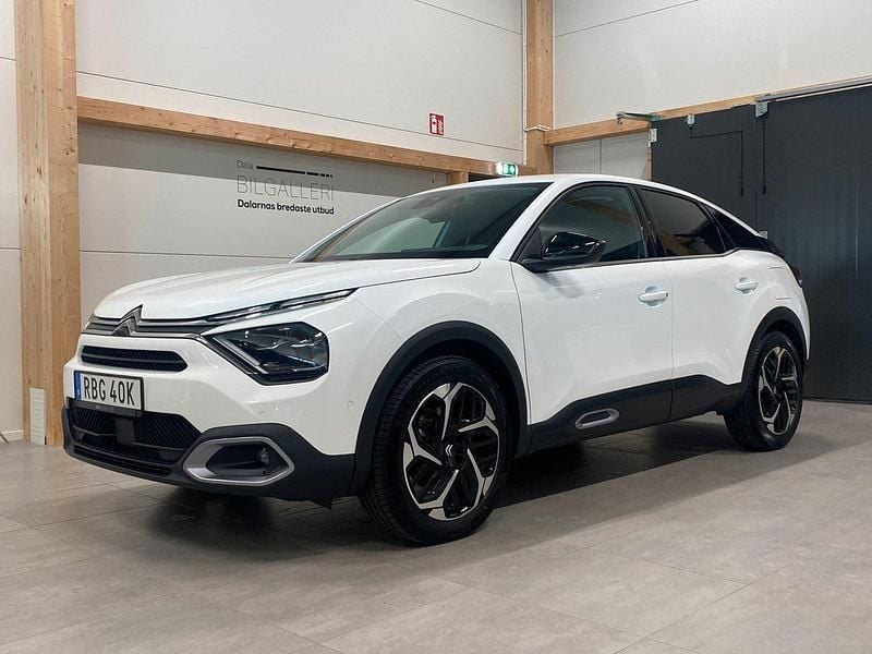 Vit Begagnad 2024 Citroën C4 PureTech Halvkombi | 219 000 kr (Bra pris) - Bild 1/4