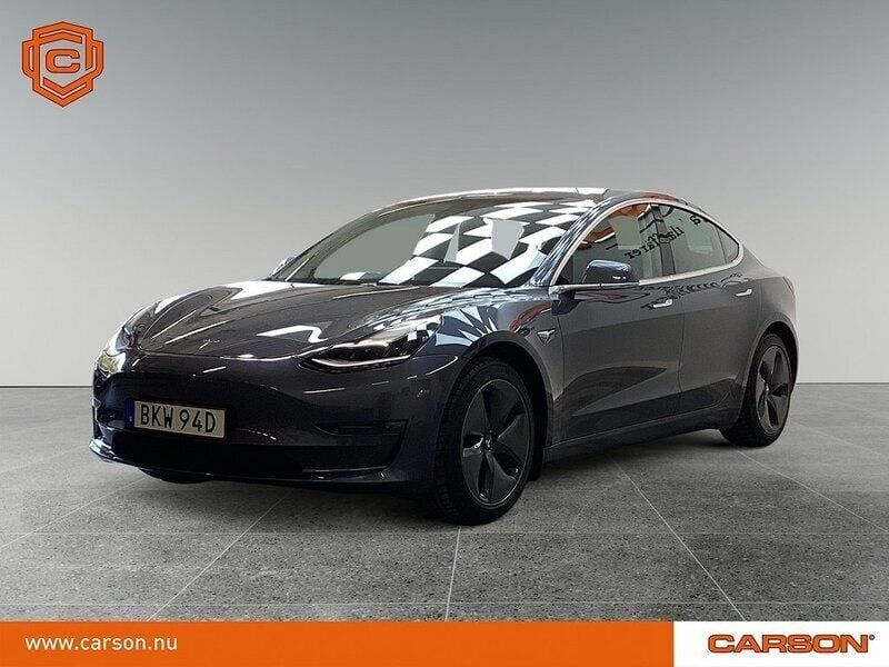 Grå Begagnad 2020 Tesla Model 3 Long Range Sedan | 299 900 kr (Bra pris) - Bild 1/3