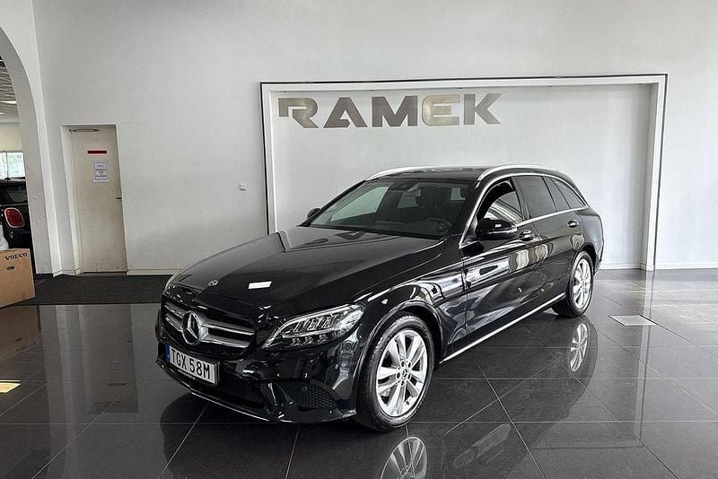 Svart Begagnad 2019 Mercedes C200 Avantgarde Kombi | 247 000 kr (Marknadspris) - Bild 1/4