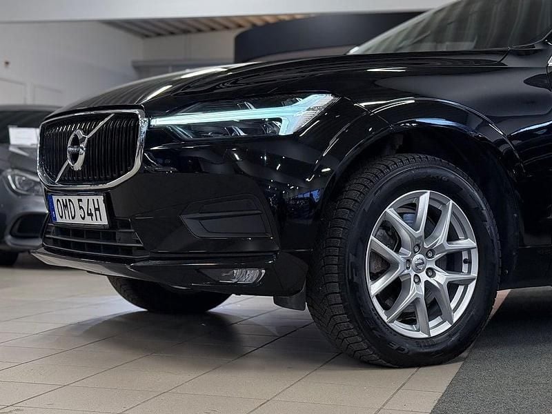 Begagnad Volvo XC60 Momentum 250 HK (183 kW) 2021 Svart SUV