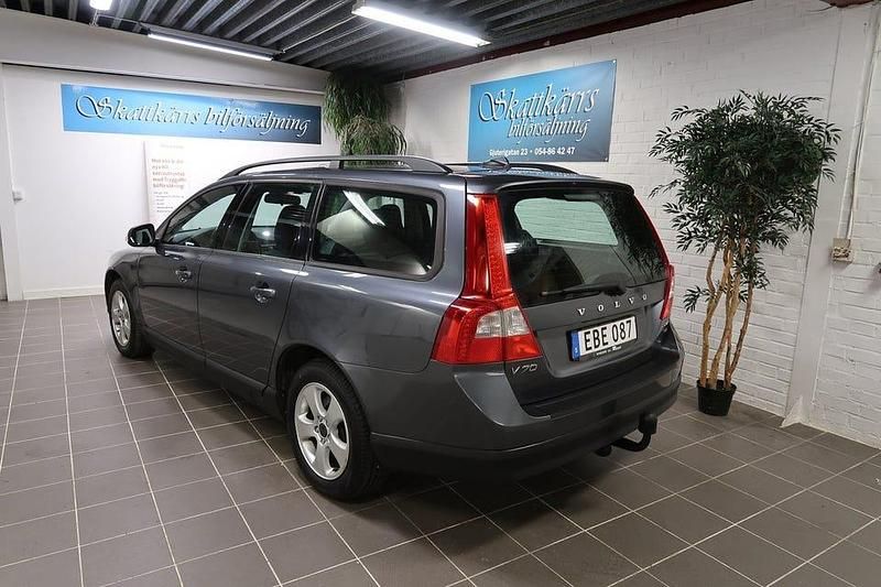 Begagnad Volvo V70 146 HK (107 kW) 2009 Grå Kombi