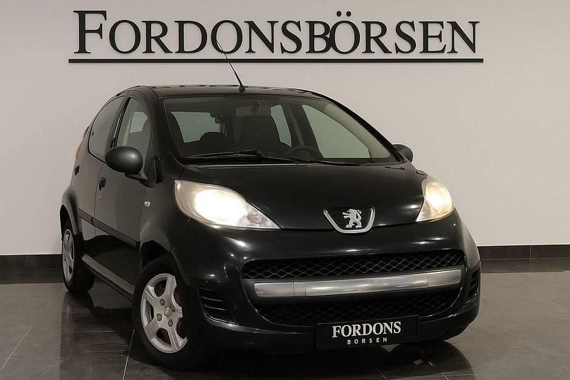 Svart Begagnad 2007 Peugeot 107 Halvkombi | 15 000 kr (Marknadspris) - Bild 1/4