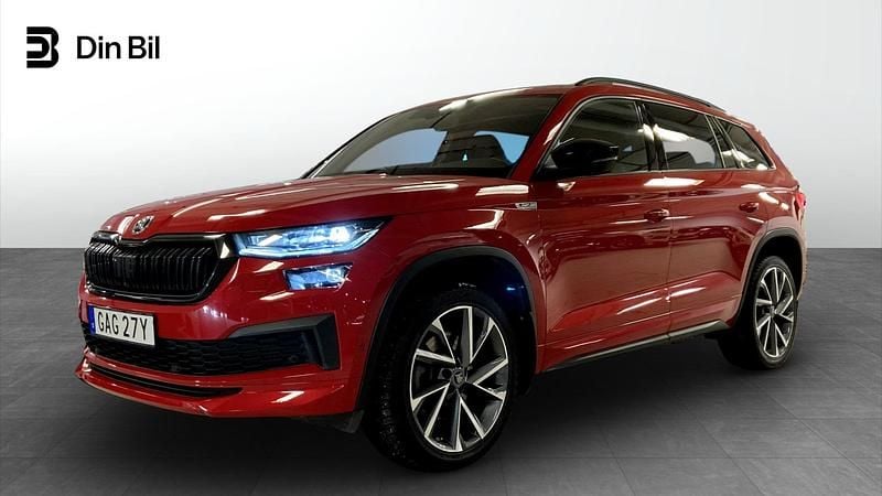 Velvet red metallic Begagnad 2022 Skoda Kodiaq SportLine SUV | 419 900 kr (Lite dyr) - Bild 1/4