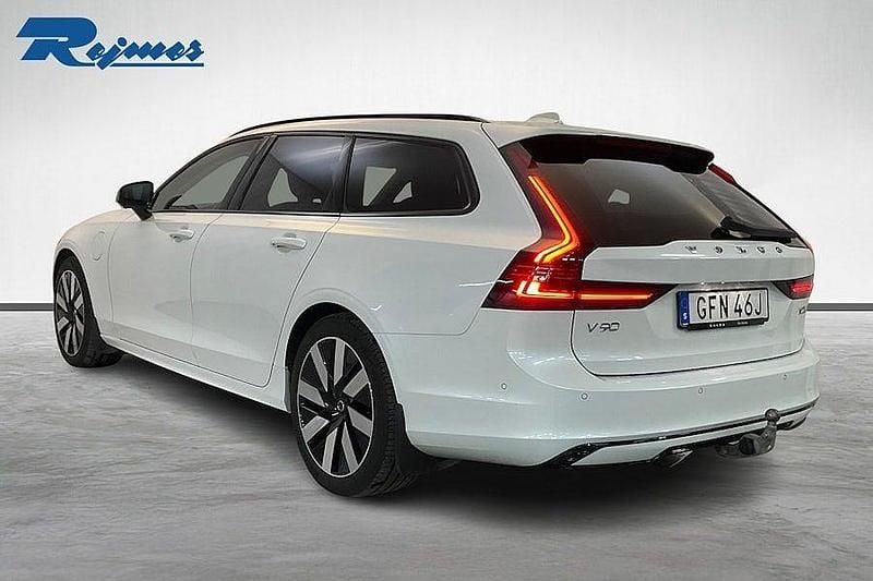 Begagnad Volvo V90 Plus 349 HK (256 kW) 2024 Vit Kombi