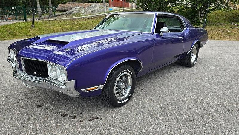 Lila Begagnad 1970 Oldsmobile Cutlass Sportkupé | 189 000 kr - Bild 1/4