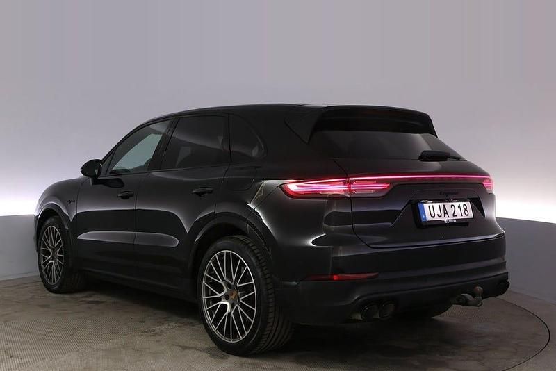 Begagnad Porsche Cayenne Platinum Edition 462 HK (339 kW) 2023 Svart SUV