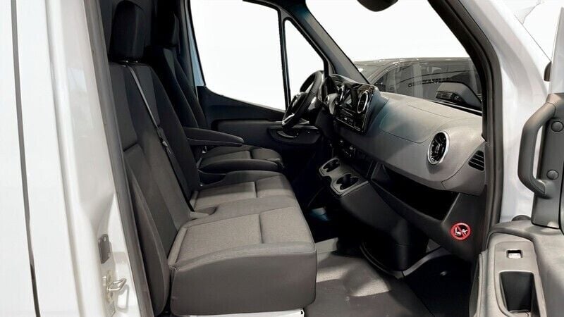 Begagnad Mercedes E-Sprinter 11 kW (15 HK) 2024 Van