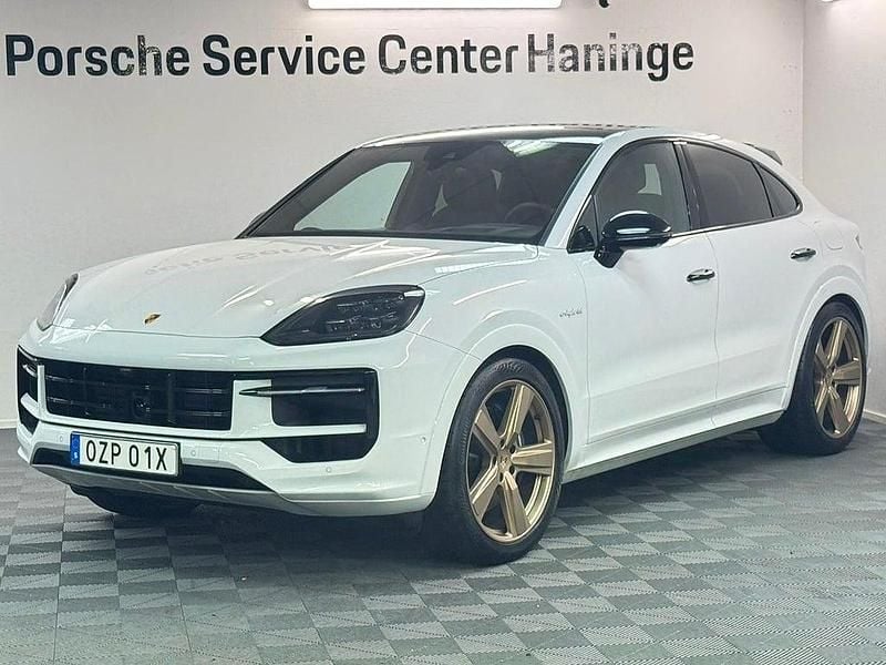 Vit Begagnad 2025 Porsche Cayenne Coupe Sportkupé | 1 265 000 kr - Bild 1/4
