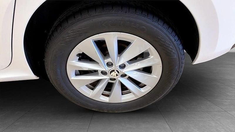 Begagnad Skoda Kamiq Selection 116 HK (85 kW) 2024 Candy white SUV