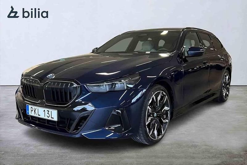 Blå Begagnad 2026 BMW 530e Kombi | 769 900 kr - Bild 1/1