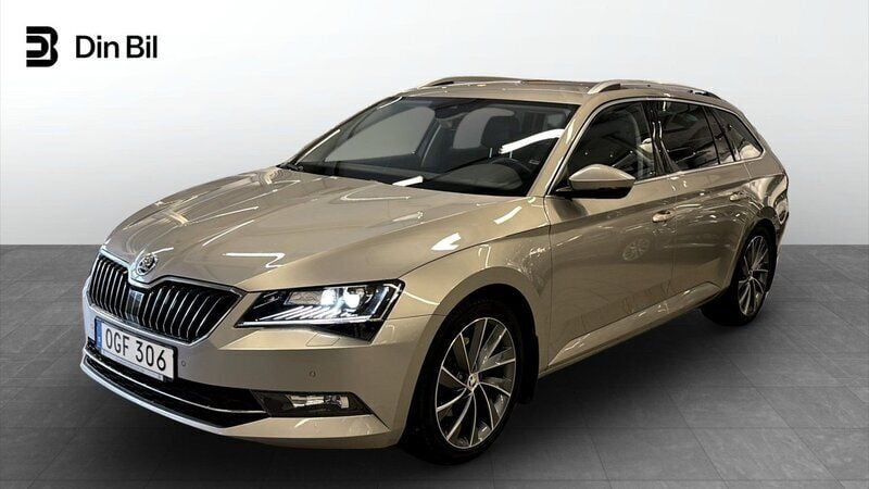 Ljusbrun Begagnad 2018 Skoda Superb LAURIN & KLEMENT Kombi | 259 900 kr (Marknadspris) - Bild 1/4