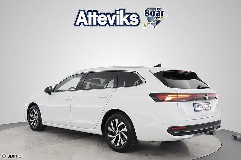 Begagnad VW Passat Business 151 HK (111 kW) 2024 Vit Kombi