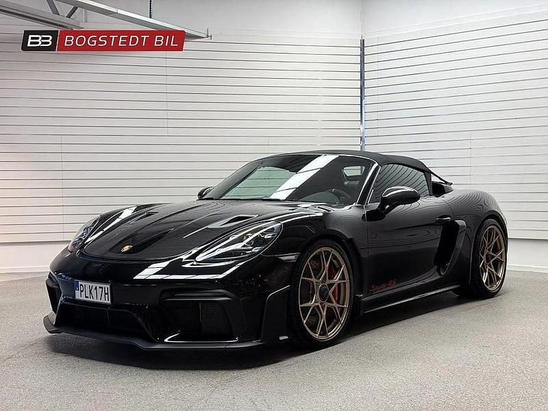 Begagnad Porsche 718 Spyder 500 HK (367 kW) 2024 Svart Cab