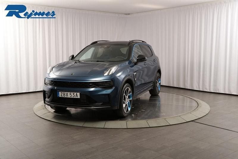 Blå Begagnad 2023 Lynk & Co 01 SUV | 299 800 kr (Marknadspris) - Bild 1/4