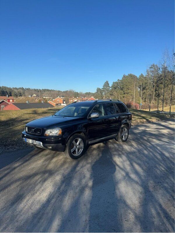 Svart Begagnad 2009 Volvo XC90 R-Design SUV | 119 900 kr (Marknadspris) - Bild 1/4