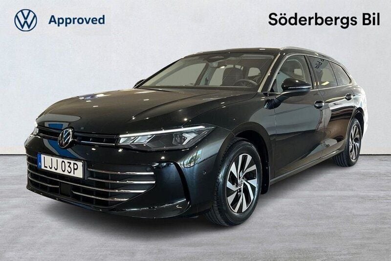 Svart Begagnad 2024 VW Passat Business Kombi | 394 500 kr (Dyr) - Bild 1/4