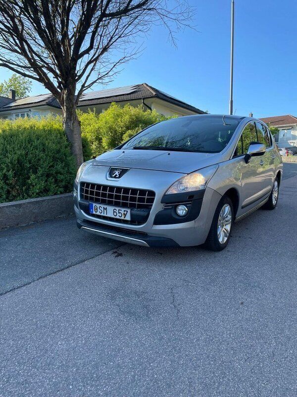 Grå Begagnad 2010 Peugeot 3008 Kombi | 35 000 kr (Superpris) - Bild 1/4