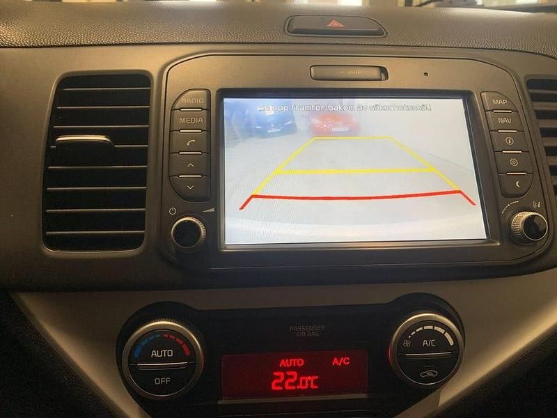 Begagnad Kia Picanto 67 HK (49 kW) 2017 Vit Halvkombi