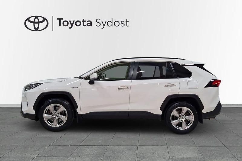 Begagnad Toyota RAV4 Hybrid Executive 224 HK (164 kW) 2021 Vit SUV