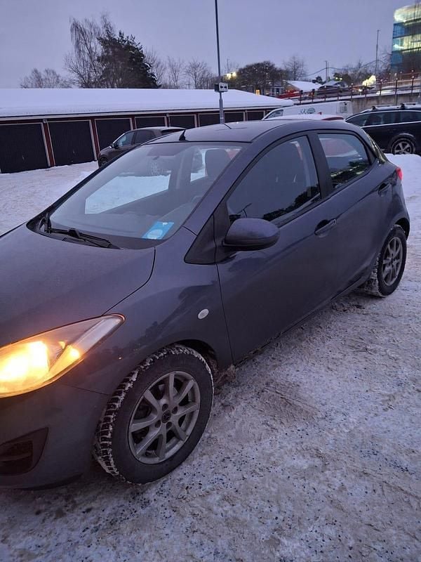 Begagnad 2010 Mazda 2 Halvkombi | 78 000 kr - Bild 1/4