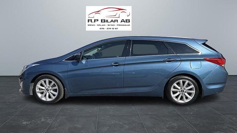 Blå Begagnad 2011 Hyundai i40 Kombi | 75 000 kr (Marknadspris) - Bild 1/4