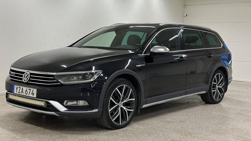 Svart Begagnad 2018 VW Passat Alltrack Kombi | 179 900 kr (Lite dyr) - Bild 1/4