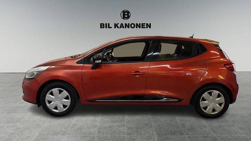 Röd Begagnad 2013 Renault Clio IV | 49 900 kr (Marknadspris) - Bild 1/4