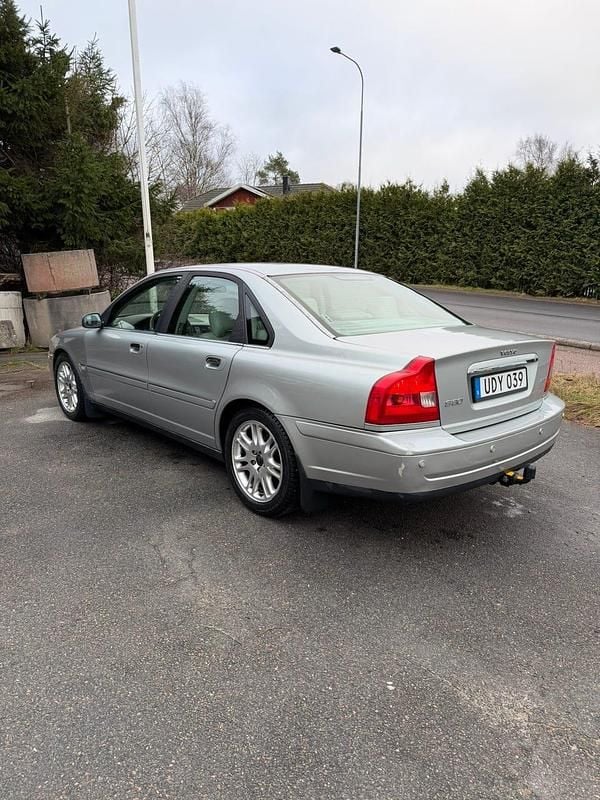 Begagnad 2004 Volvo S80 Sedan | 27 000 kr (Bra pris) - Bild 1/4