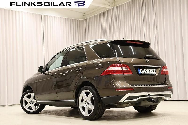 Begagnad Mercedes ML350 258 HK (189 kW) 2011 Mörkbrun SUV