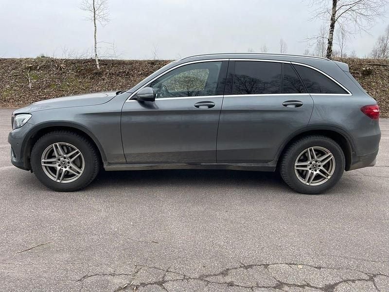 Begagnad Mercedes GLC220 170 HK (125 kW) 2018 Grå