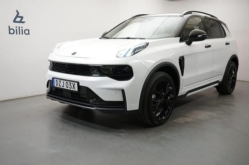 Vit Begagnad 2024 Lynk & Co 01 SUV | 429 900 kr - Bild 1/4