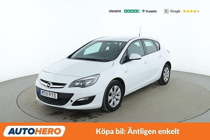 Vit Begagnad 2015 Opel Astra drive Halvkombi | 82 000 kr (Marknadspris) - Bild 1/4