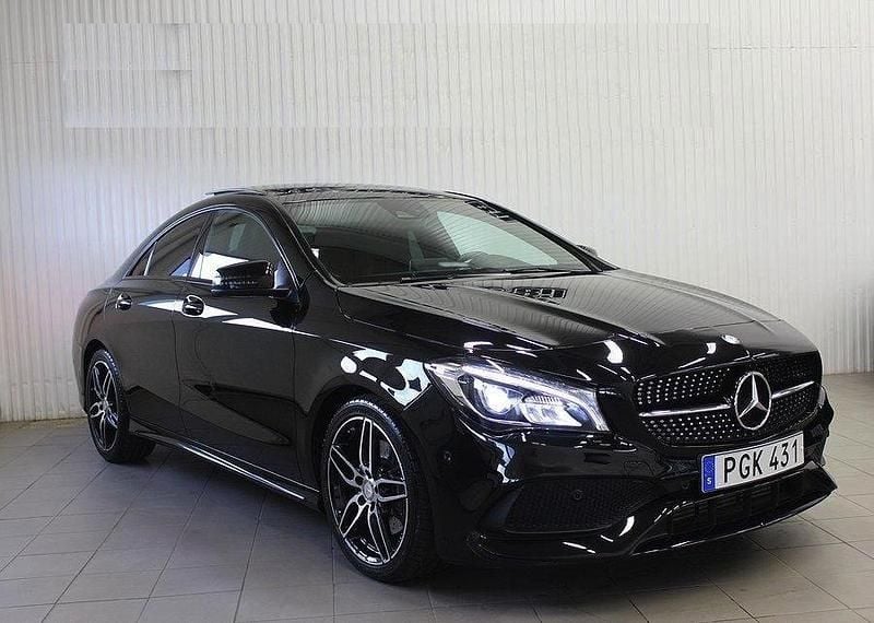 Svart Begagnad 2018 Mercedes CLA220 AMG Sedan | 239 000 kr (Marknadspris) - Bild 1/4