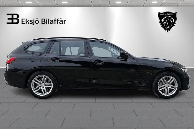 Begagnad BMW 330e Sport Line 184 HK (135 kW) 2020 Svart Kombi