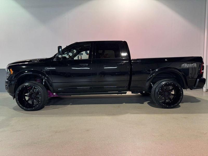 Svart Begagnad 2019 Dodge Ram Pickup | 1 081 250 kr - Bild 1/4
