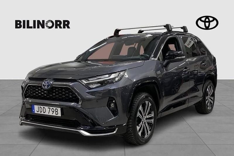 Grå Begagnad 2023 Toyota RAV4 Premium SUV | 479 900 kr (Bra pris) - Bild 1/3