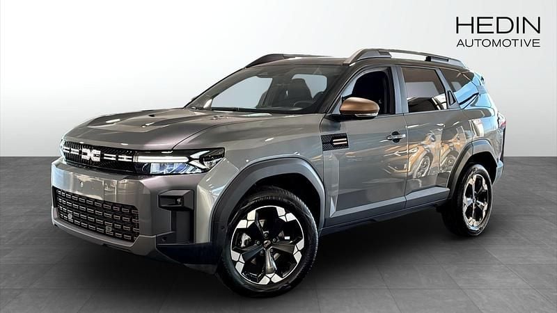 Grå Ny 2025 Dacia Bigster Extreme SUV | 383 800 kr (Marknadspris) - Bild 1/4