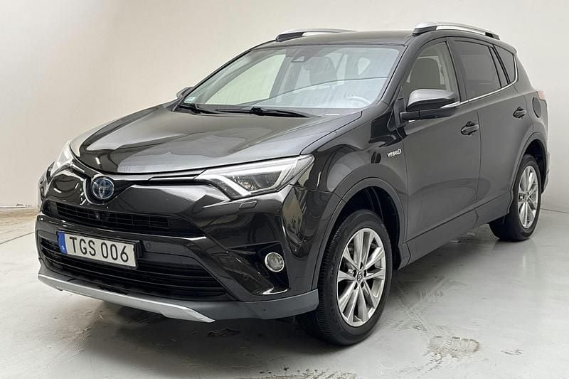 Mörkbrun Begagnad 2016 Toyota RAV4 Executive SUV | 200 000 kr - Bild 1/4
