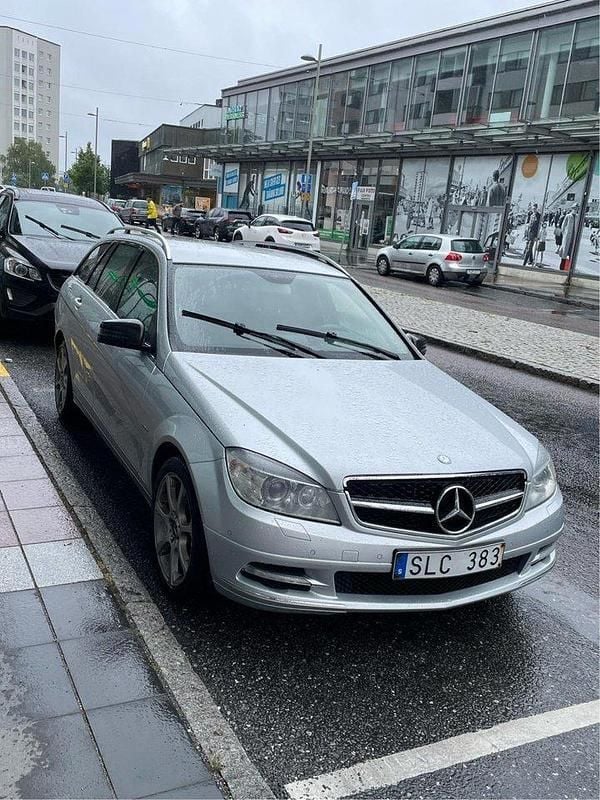 Silver Begagnad 2011 Mercedes C180 Avantgarde Kombi | 49 900 kr (Bra pris) - Bild 1/4