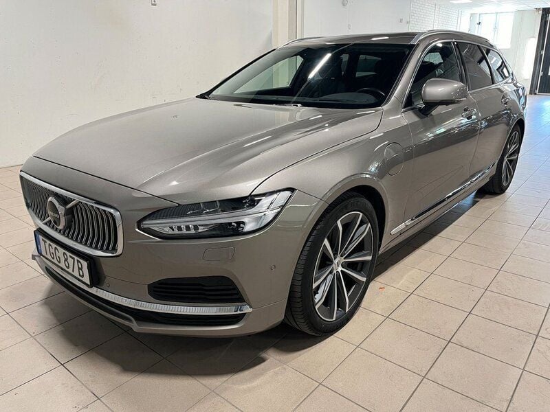 Grå Begagnad 2020 Volvo V90 Inscription Kombi | 449 900 kr - Bild 1/4