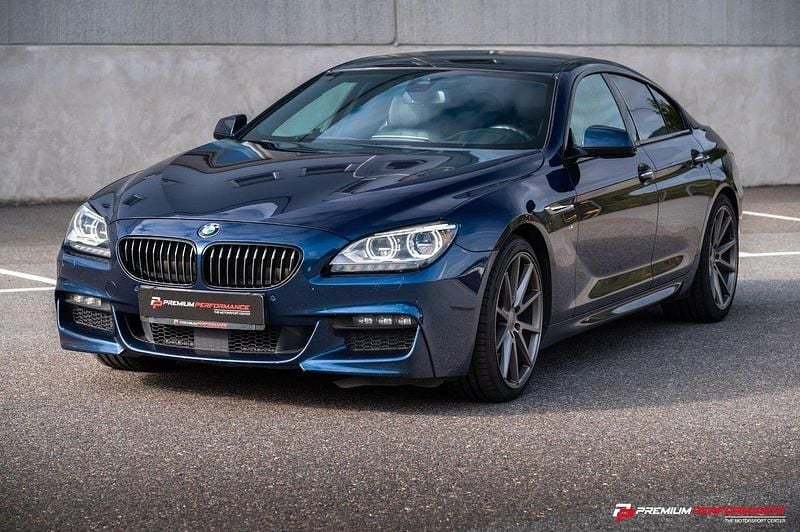 Blå (deep sea blue metallic) Begagnad 2015 BMW 640 M Sport Sportkupé | 309 800 kr (Marknadspris) - Bild 1/4