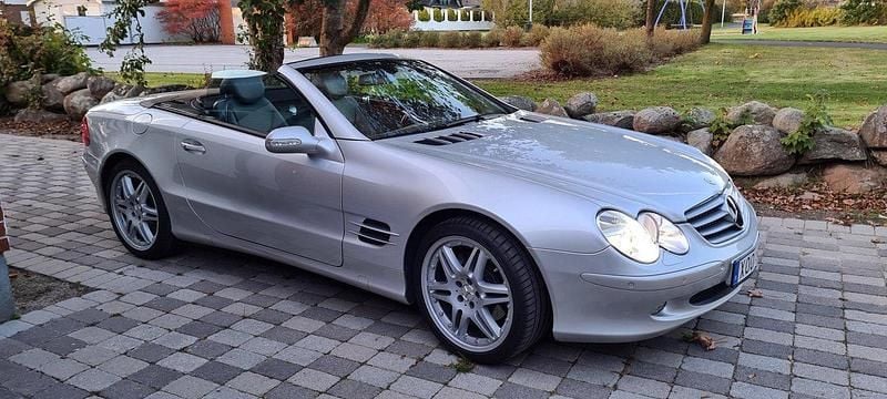 Silver Begagnad 2002 Mercedes SL500 Cab | 195 000 kr (Marknadspris) - Bild 1/4