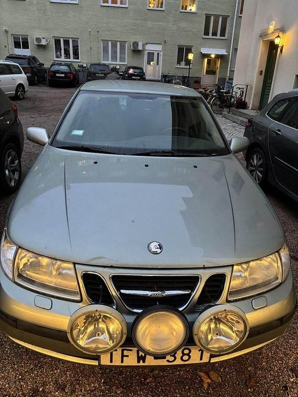 Begagnad 2002 Saab 9-5 Linear Sedan | 3 500 kr (Superpris) - Bild 1/4