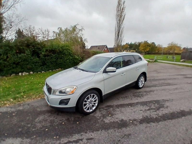 Begagnad 2009 Volvo XC60 Summum SUV | 79 000 kr (Marknadspris) - Bild 1/4