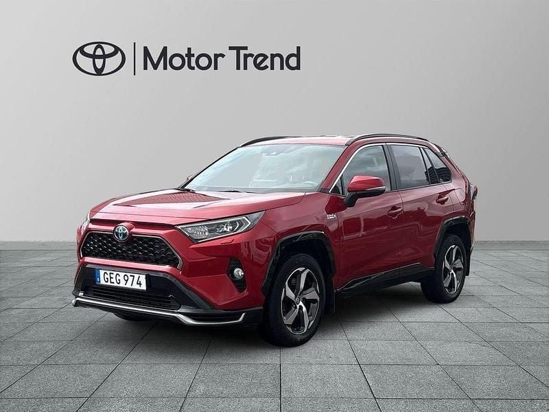 Röd Begagnad 2021 Toyota RAV4 Hybrid Edition SUV | 309 900 kr (Marknadspris) - Bild 1/4