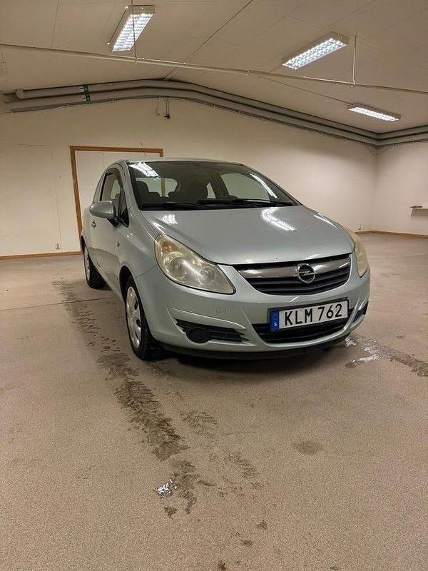 Begagnad Opel Corsa 75 HK (55 kW) 2008 Grå Halvkombi