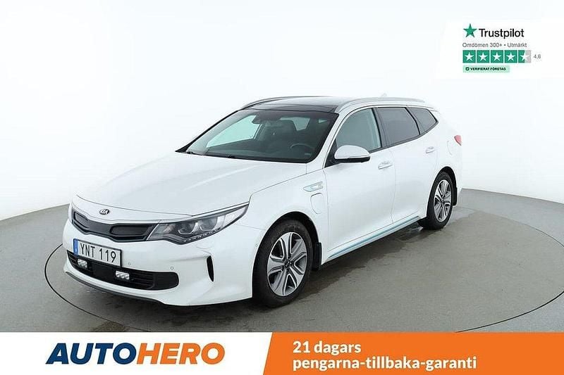 Vit Begagnad 2018 Kia Optima Hybrid Sport Sedan | 169 000 kr (Marknadspris) - Bild 1/4